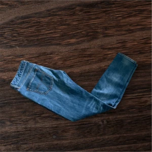 Blå tiger of Sweden jeans - Säljer ett par blå jeans ifrån tiger of Sweden, ritktgt snygga jeans som passar nu inför hösten