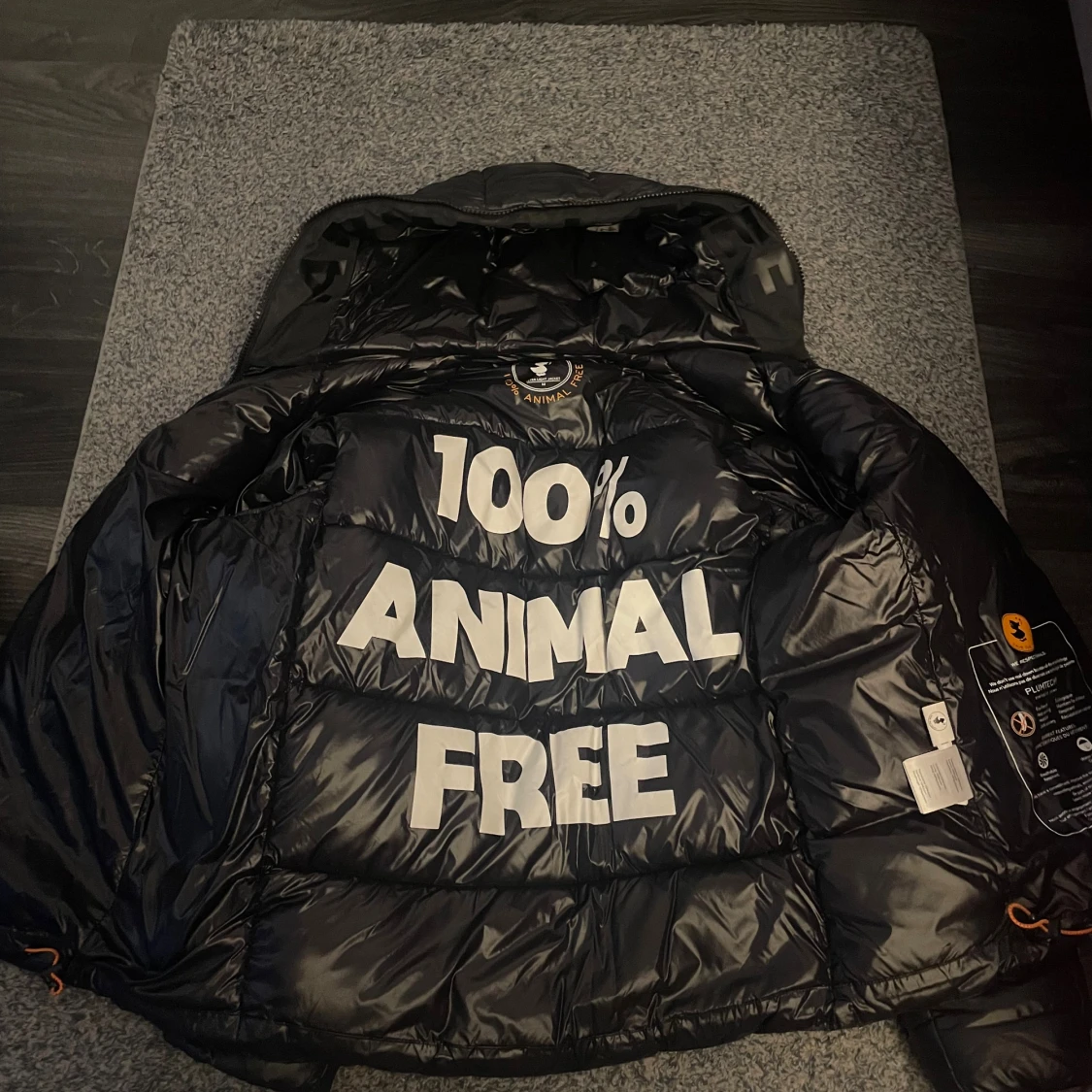 Svart pufferjacka från Save The Duck