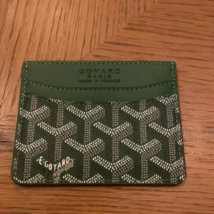 Plånbok - En fin plånbok, helt ny och säljs billigt! Vid funderingar är det bara att fråga😁