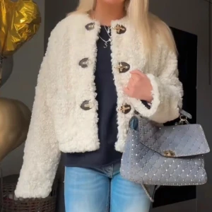 Vit teddyjacka från Zara med spännen - Aldrig använd, nyskick