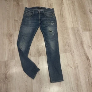 Replay anbass hyperflex - Säljer dessa replay jeans med feta slitningar! Inga hål eller defekter!