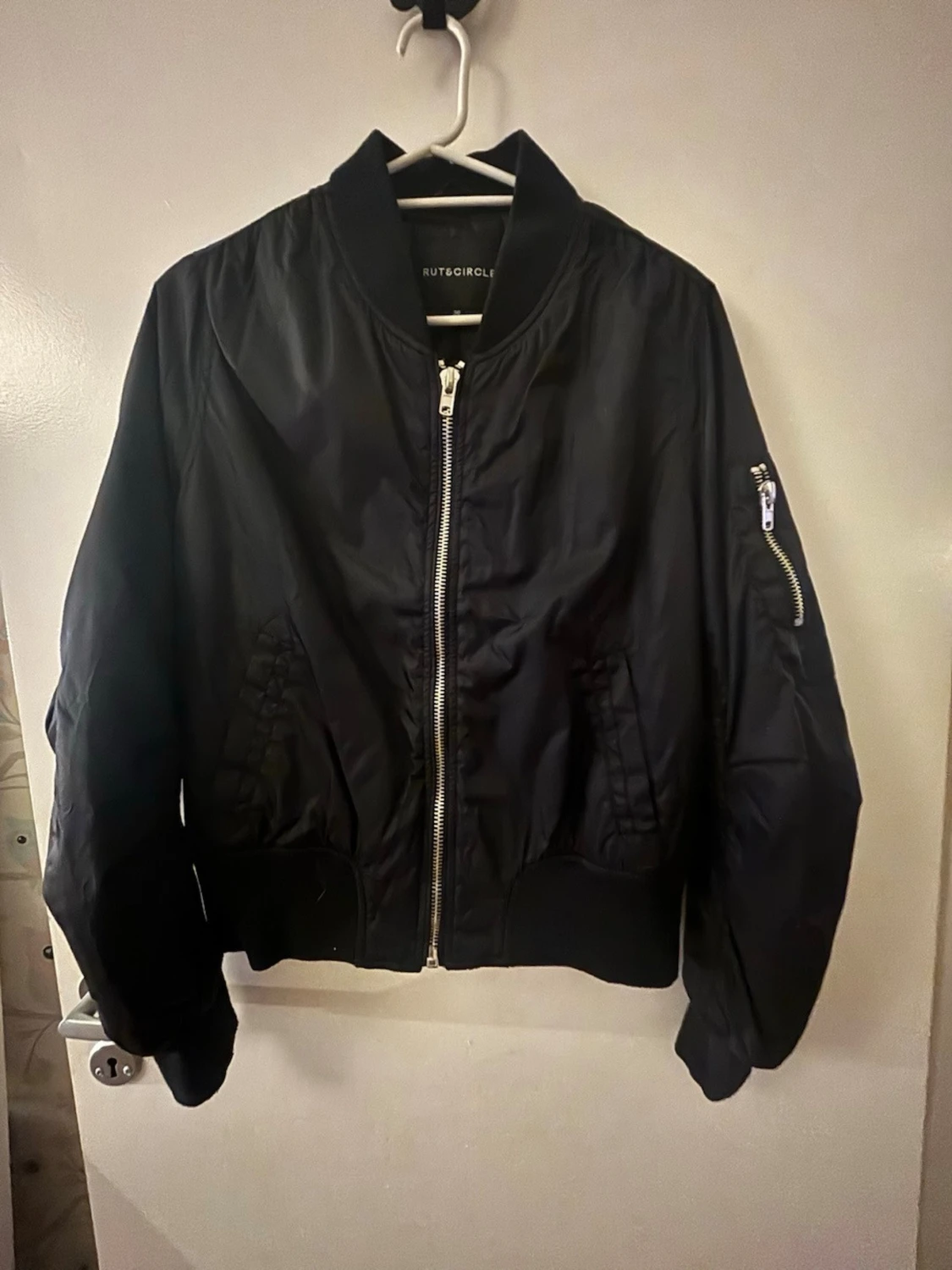 Svart bomberjacka från Rut&Circle - 1