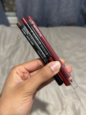 3 lip liners - All new, not used. Essence 8h matte lipliner, 08 dark berry 2€  Nyx lip liner, shade brown 4€ and elf one in the shade that merlot tho