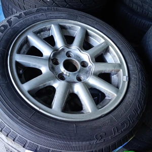 Audi däck Radial Goodyear 205/60 R15 91 V på Fälg. - Mycket fina Audi däck på fälg Goodyear Radial 205/60 R15 91 V. Mönsterdjup 5-7 mm. Mycket fina däck . Hämtas i Skene och Skickas ej.