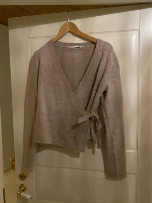 Stickad tröja  - Tröja från lager 157