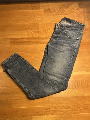 Tiger of Sweden jeans - Säljer dessa sjukt snygga jeans från Tiger of Sweden✨| Storlek: 32/34 |       Passform: Straight/Slim | Skick: mycket bra| Skriv vid minsta fundering🤝🌟