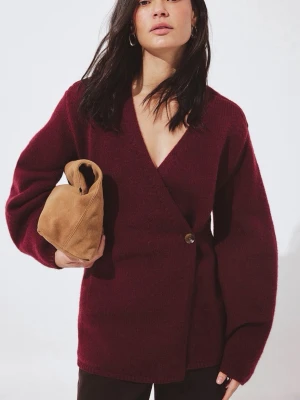 Vinröd omlottkofta med knapp - Helt ny lapp sitter kvar, passar även en S! Ny pris: 600kr