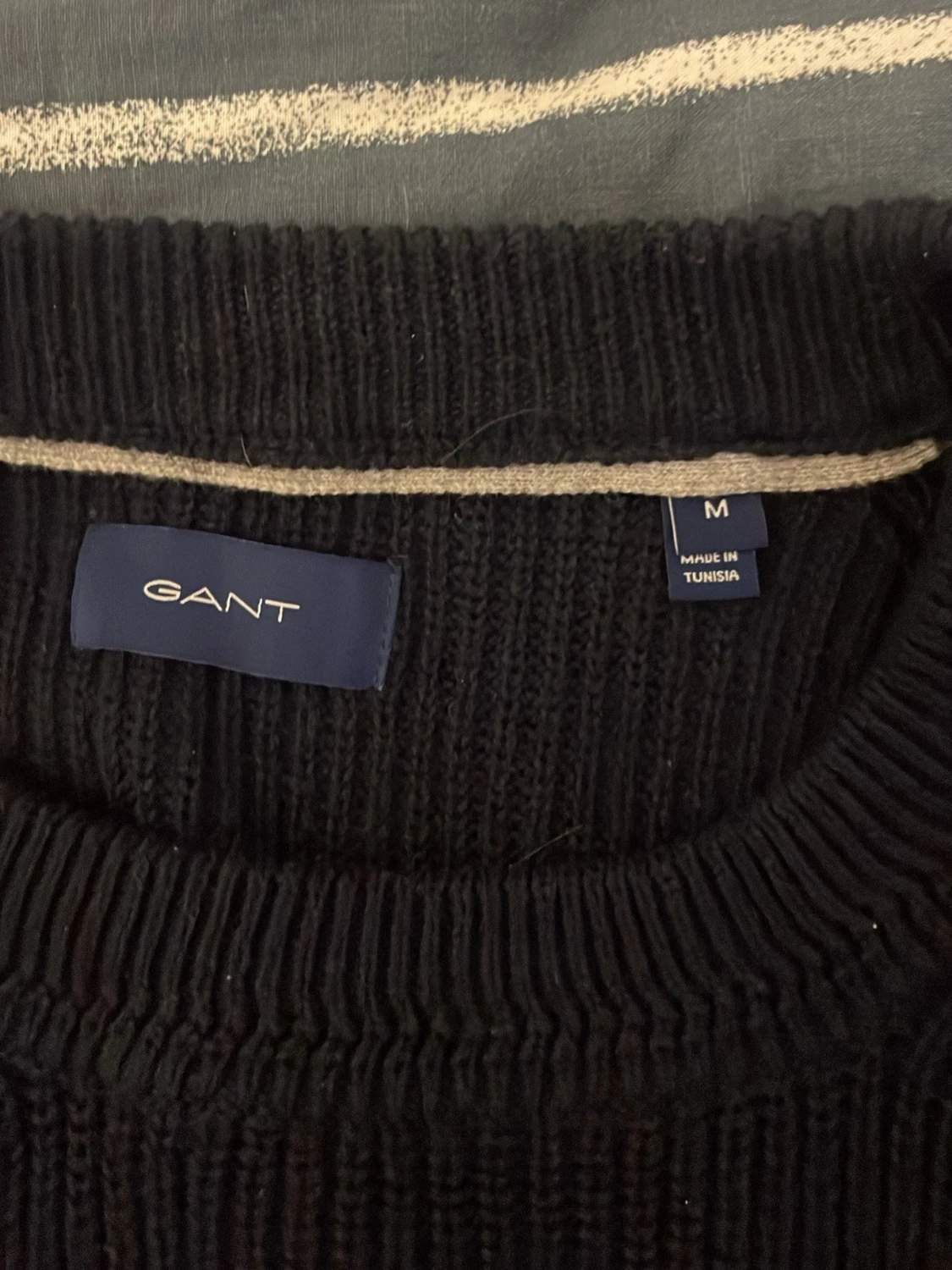 Svart/marinblå stickad tröja från Gant - 2