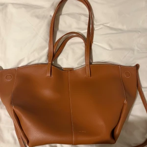 Polène cyme bag  - Polène cyme bag standard storlek , inga skador eller defekter , knappt använd 