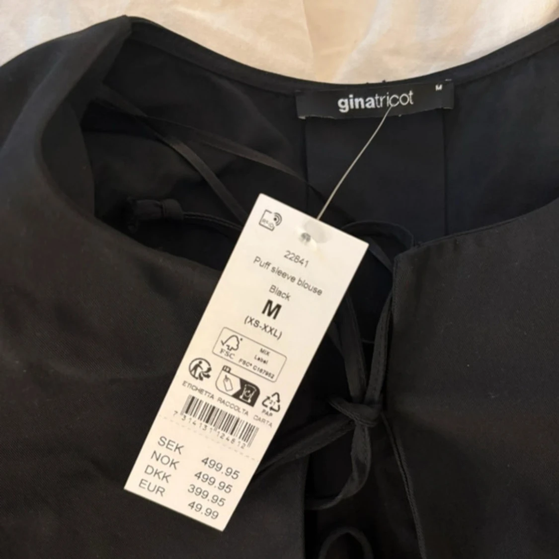 Svart puffärm blus från Gina Tricot - 2