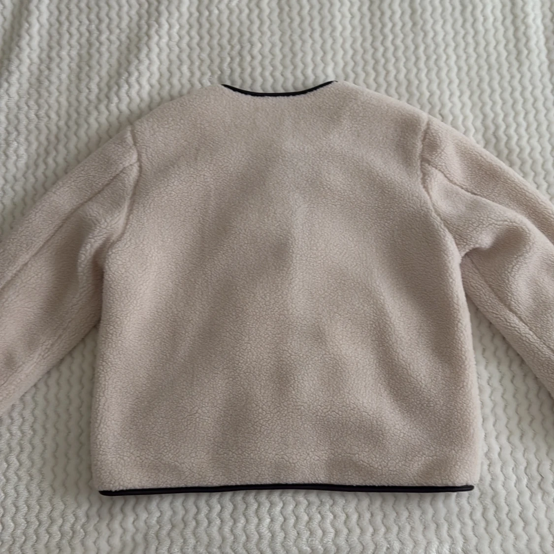 Beige teddyjacka från Neo Noir - 1