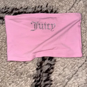 Juicy rosa tube top - Kort juicy rosa tube top. Bra skick inte använd så mycket. Storlek: xs