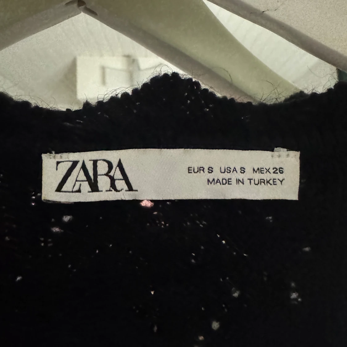 Svart stickad kofta från Zara - 1