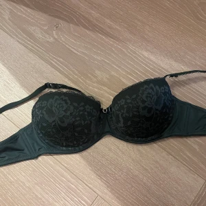 BH Hunkemöller - Snygg Bh i fint skick. Stel 75B