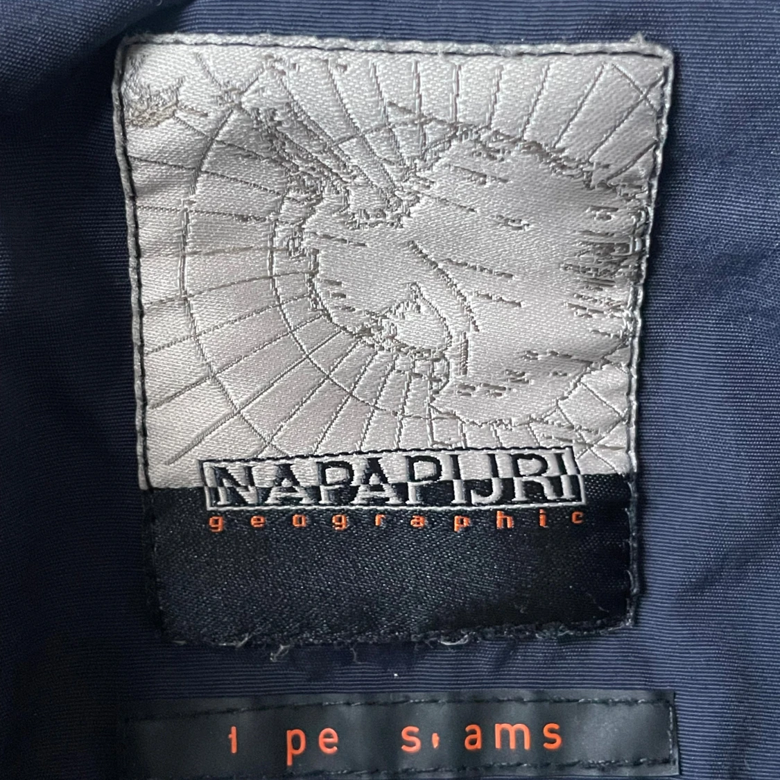 Mörkblå vindjacka från Napapijri helt ny - 1