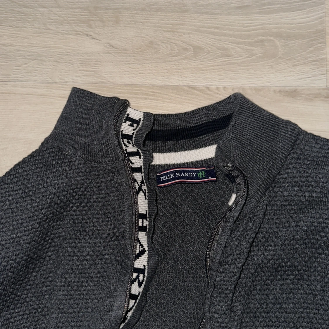 Grå kofta från Felix Hardy  - 1