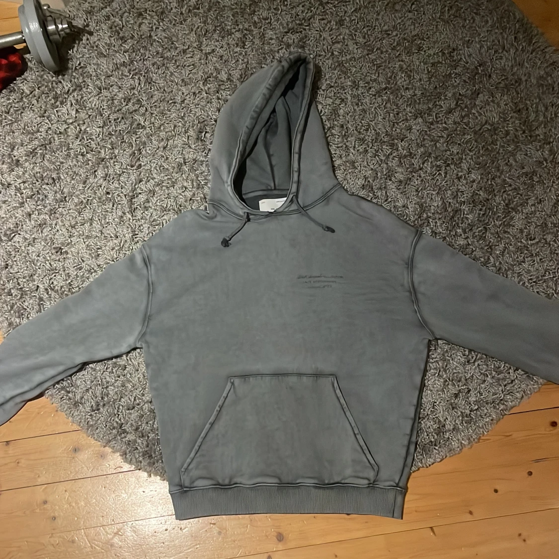 Grå hoodie från Axel Arigato limited edition