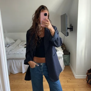 Oversized kavaj  - Randig oversized kavaj från Bik Bok i storlek xs/s