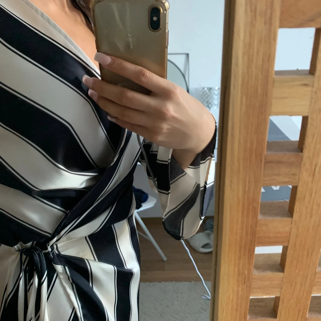 Randig omlottklänning med knyt - 3