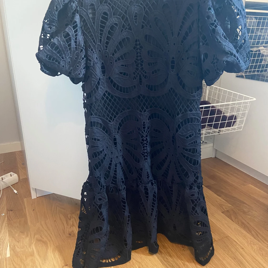 Svart spetsklänning från Golden Days - 2