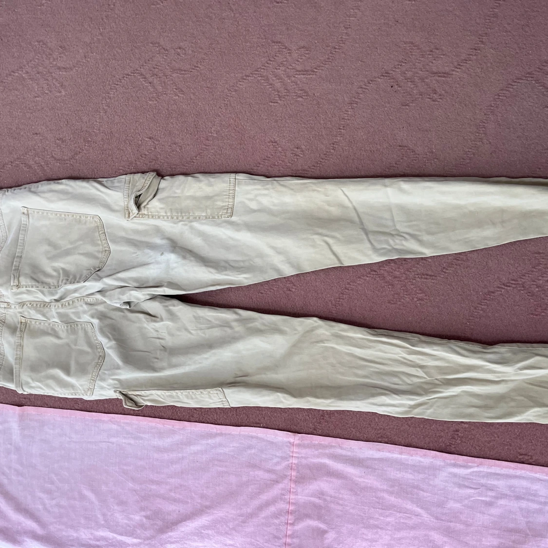 Beige cargobyxor med raka ben - 3