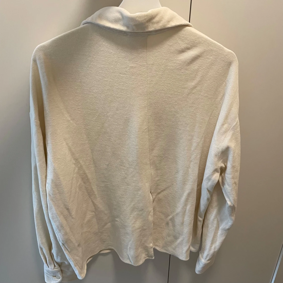 Djerf Avenue Terry On The Go Shirt Cream - 90