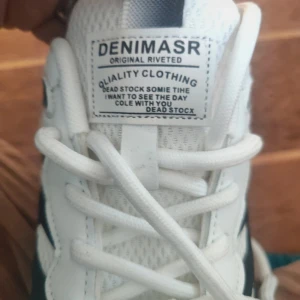 Skor oanvända  - Fint skick ! Storlek 43 