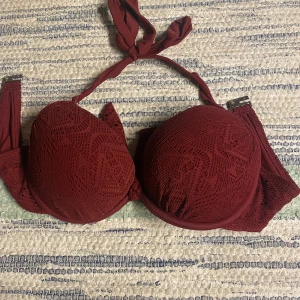 Bikini topp - Supersnygg pushup bikinitopp! Endast provad. 