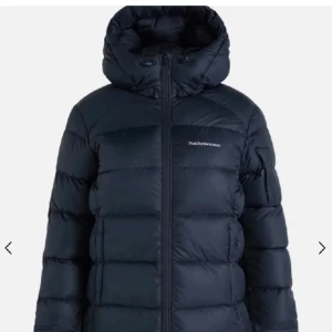 Peakperformance jacka! - Intressekol på min peakperformance jacka! Säljer om jag får ett bra pris så det är bara att buda! Jätte fint skick förövrigt 