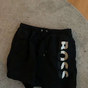 Hugo boss badshorts  - Storlek M