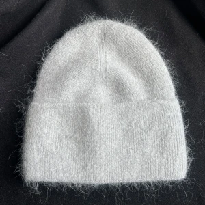 Mohair mössa ljusgrå - Helt ny och oanvänd 