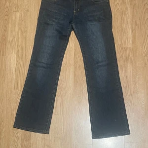 Armani Jeans - Snygga Armani jeans, använda fåtal gånger  Skriv för mått etc.