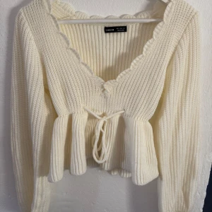 stickad blus  - Snygg topp från Shein, använd en gång! Pris kan diskuteras