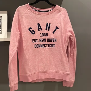 Fin gant tröja - Mycket bra skick och bra material. Storlek 158-164 men passar dig som är xs/s. Priset kan diskuteras!