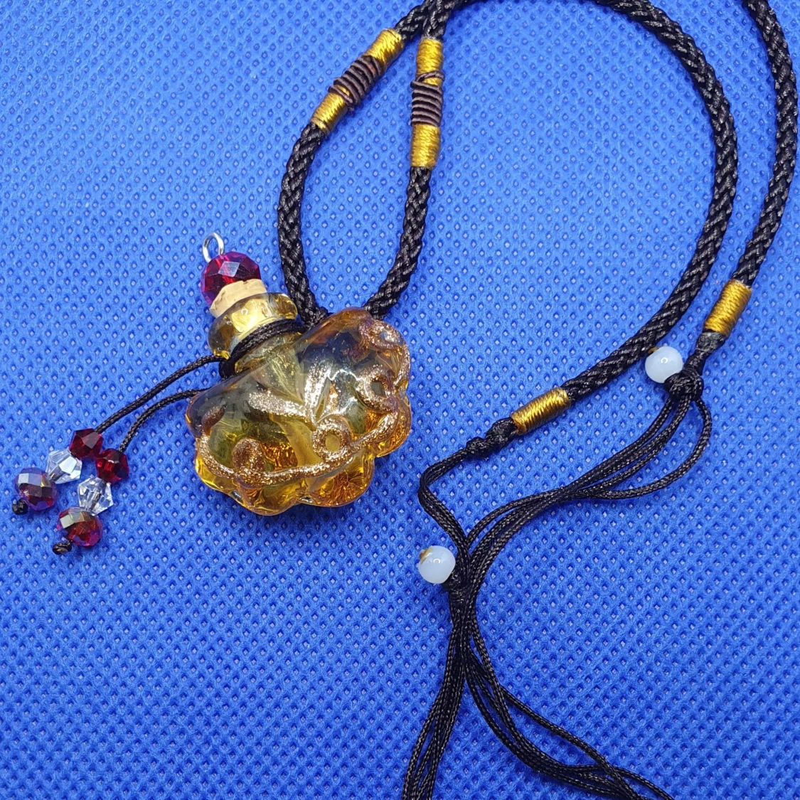 Unik målad & pyntad flaska i porslin/glas - 90