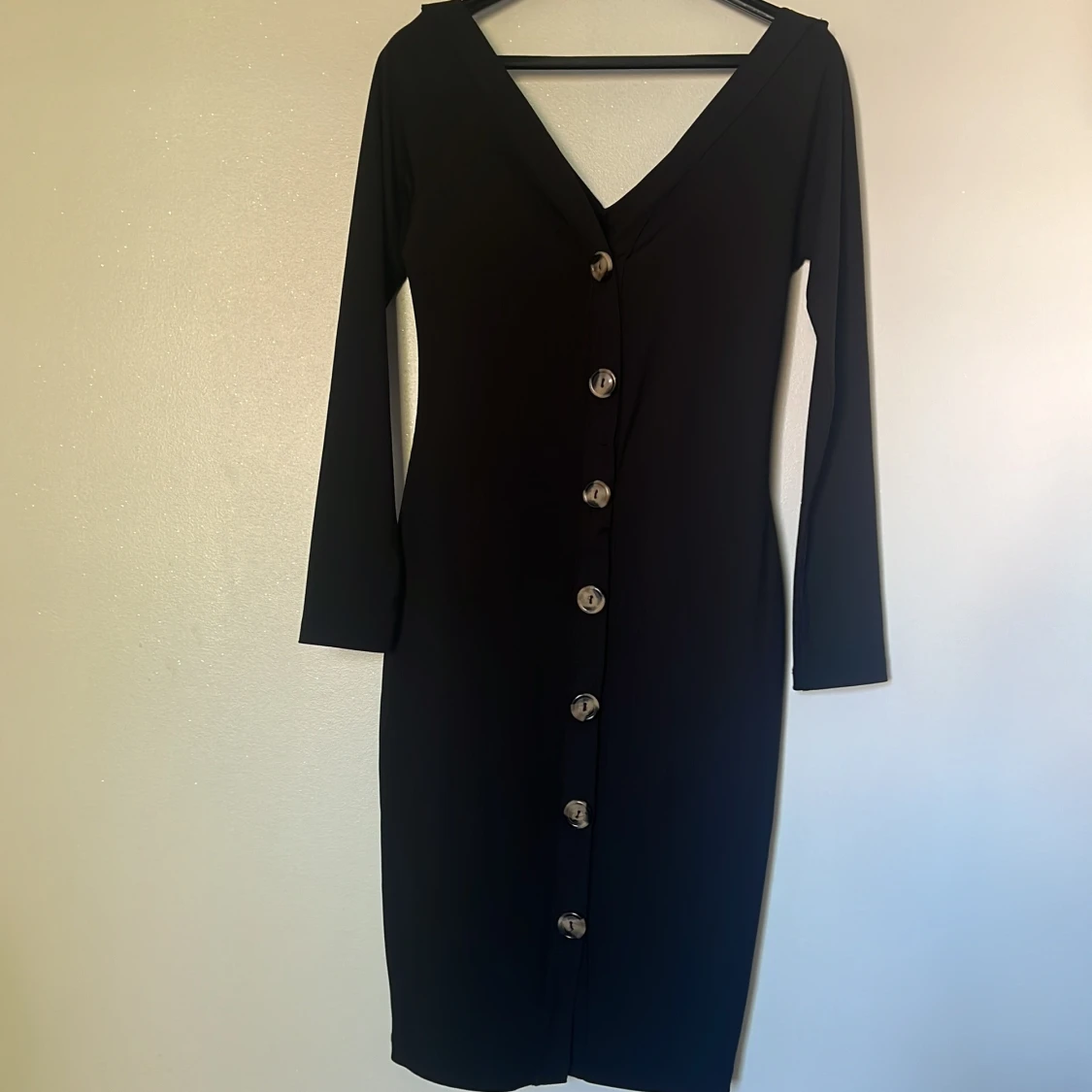 Svart ribbad klänning från Gina Tricot - 90