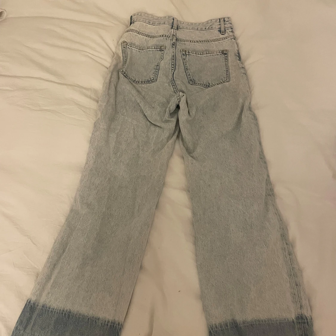 Ljusblå jeans med vida ben - 90