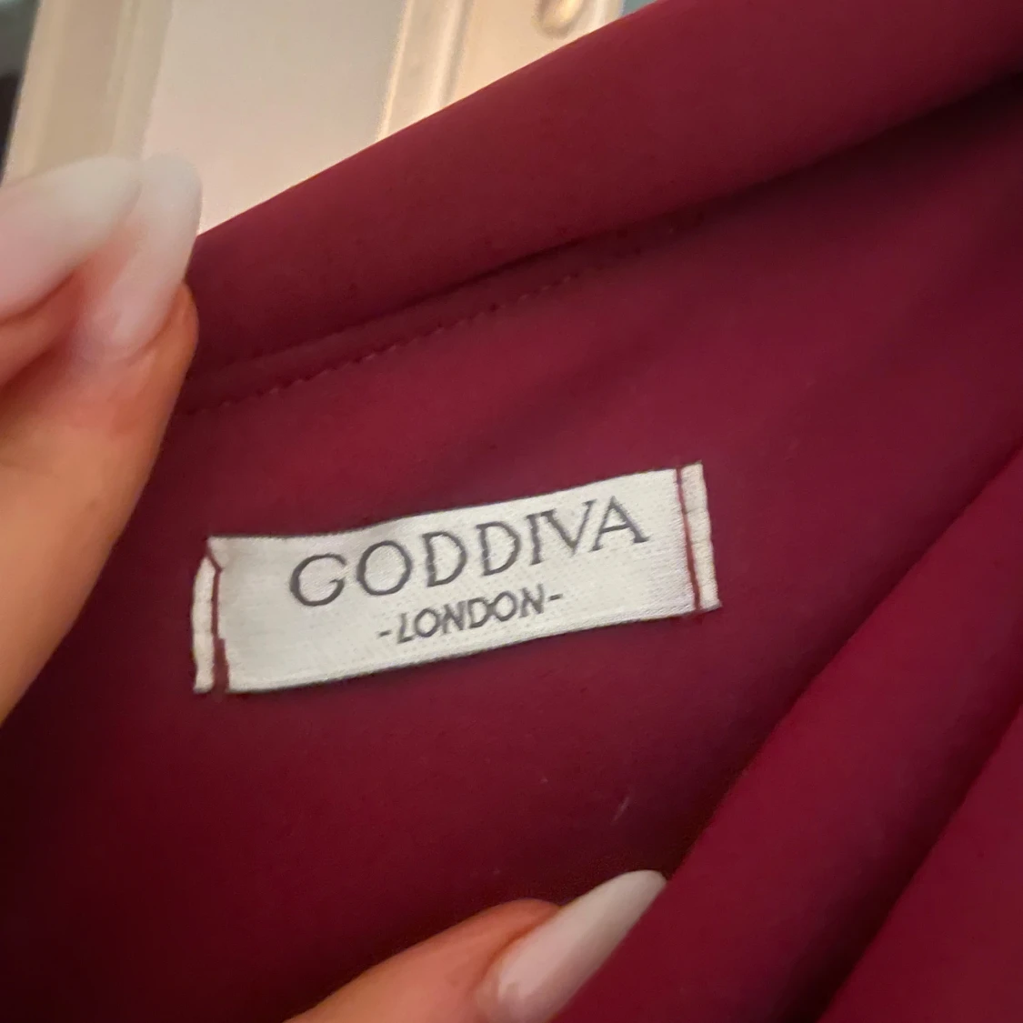 Vinröd balklänning från Goddiva - 91