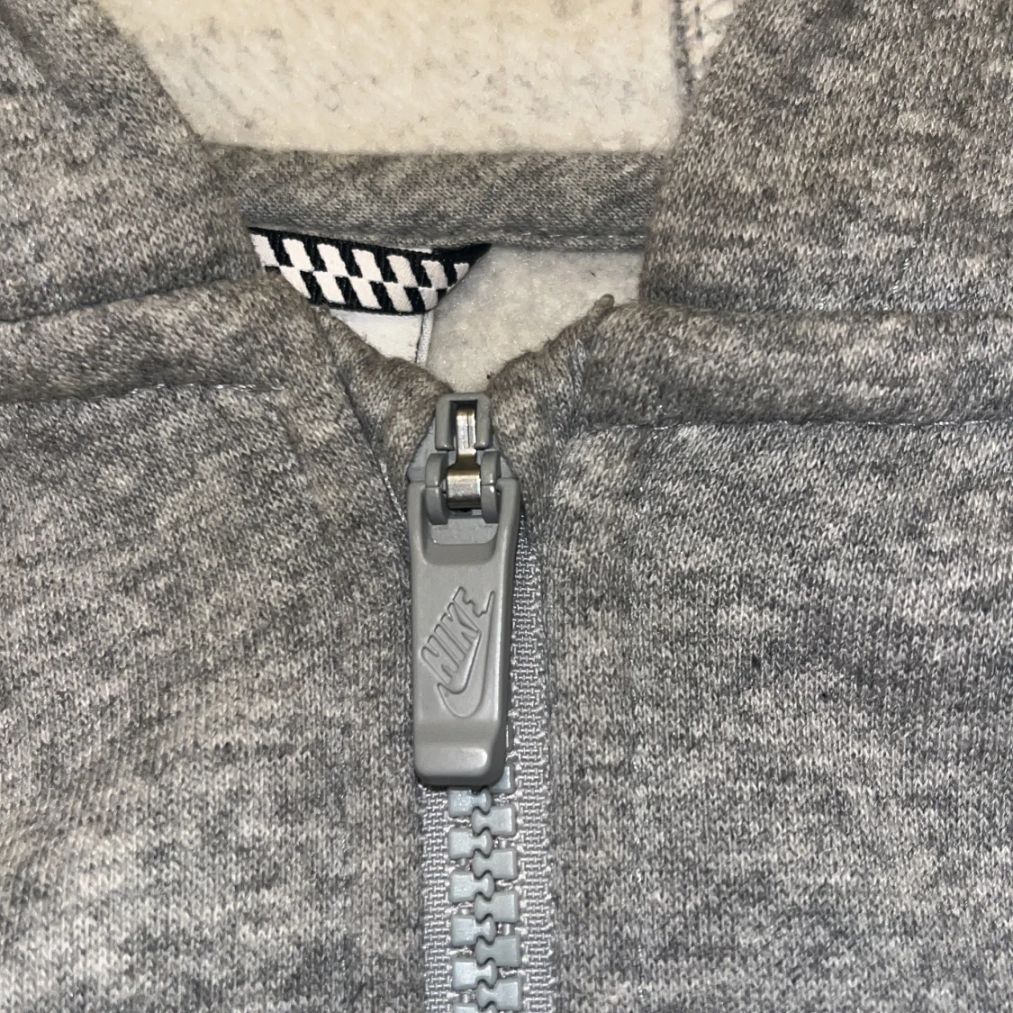 Grå hoodie från Nike - 90