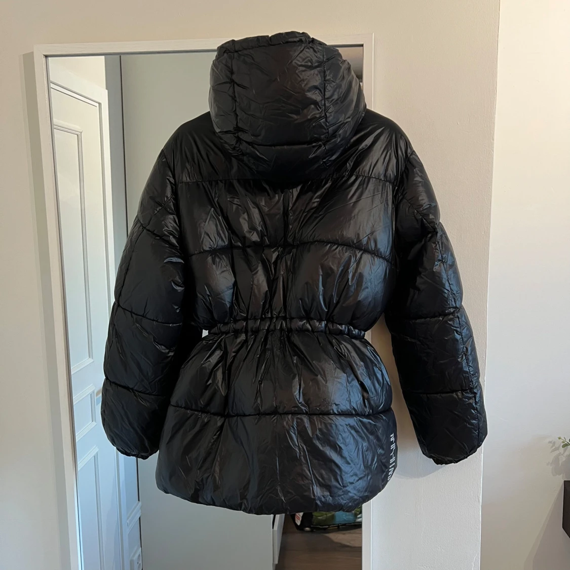 Svart pufferjacka  - 91