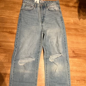 Helt nya jeans från Lager 157 - Helt nya jeans från Lager 157 i storlek M. 250kr eller bud med rätt att neka. Kan mötas upp och skicka!💞