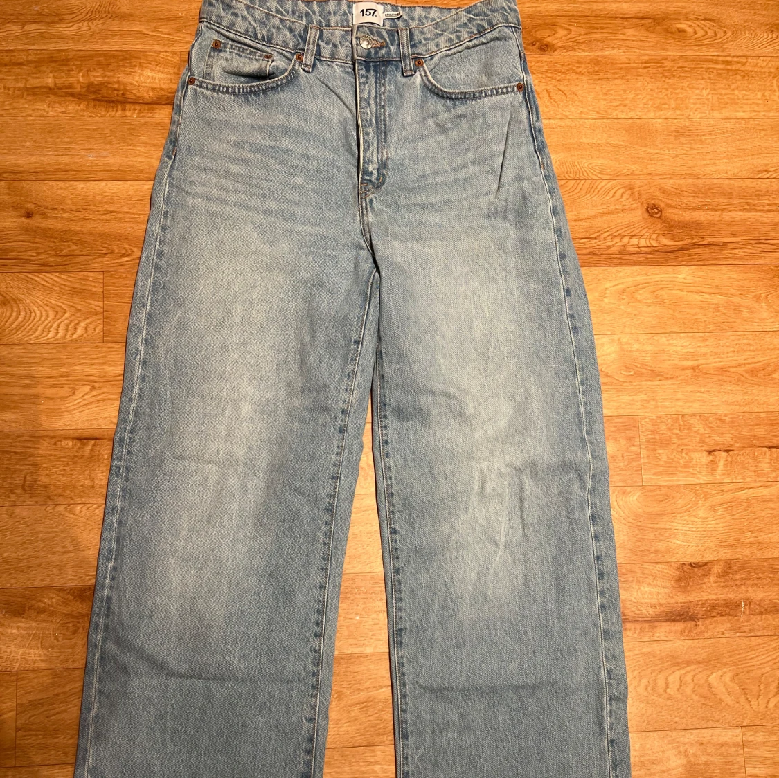 Helt nya jeans från Lager 157