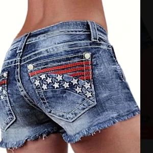 ?usa? jeans shorts - low waist jeans short med usa flaggan mönster. använd väldigt fåtal ggr