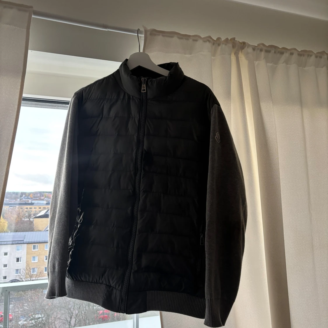 Grå moncler cardigan