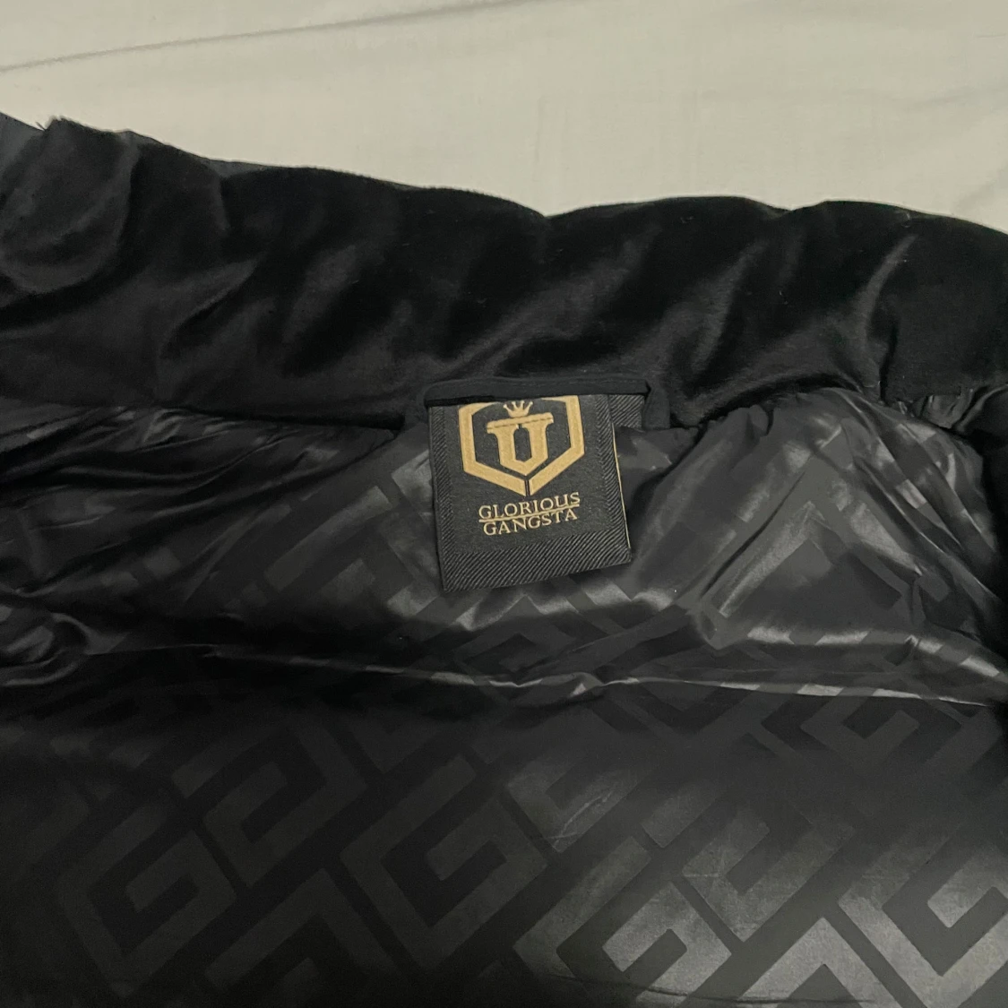 Svart dunväst från Glorious Gangsta - 93
