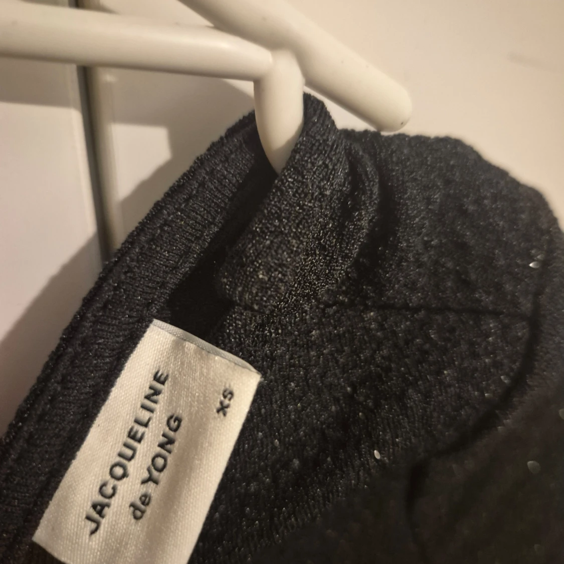 Svart glittrig klänning från Jacqueline de Yong - 90