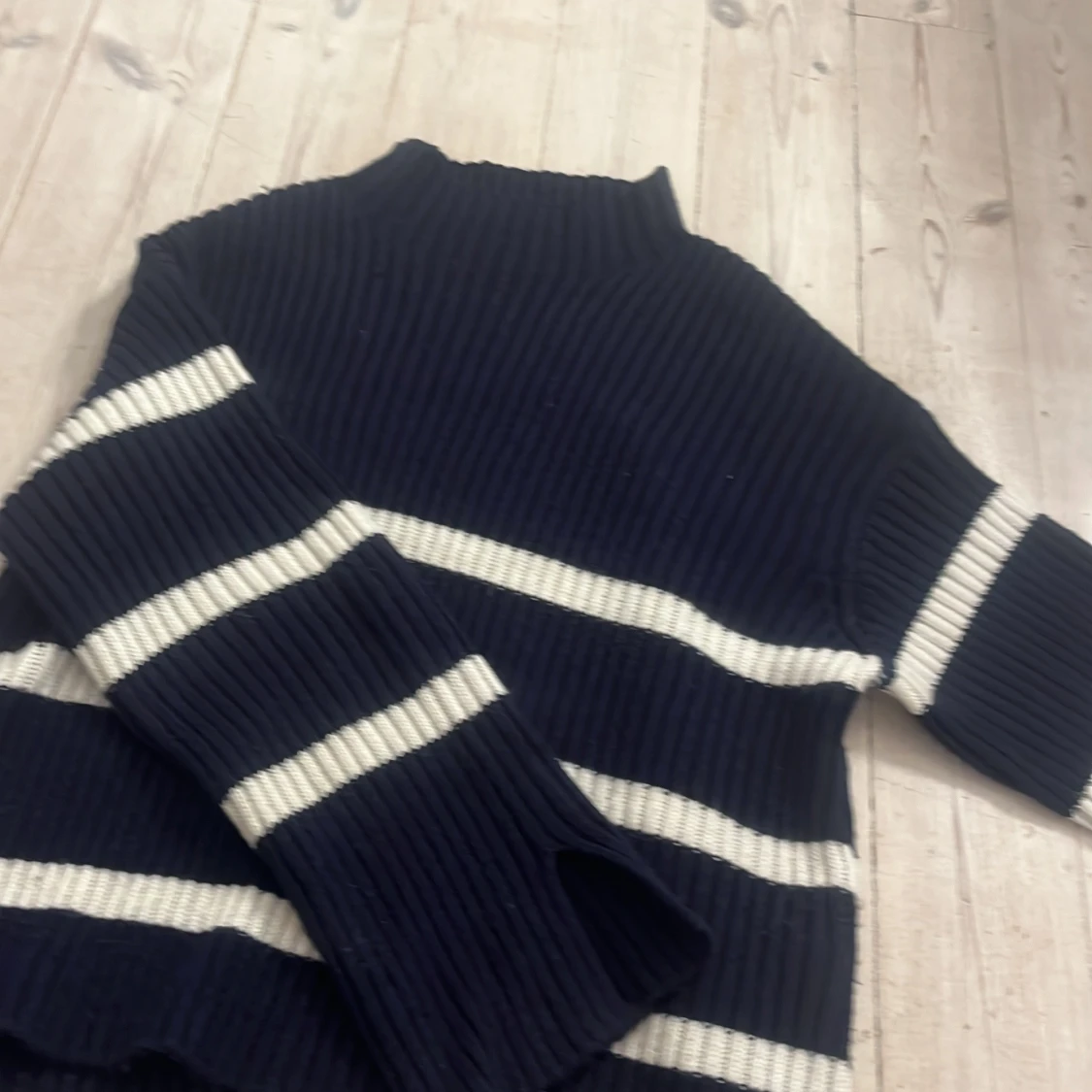 Svart och vit randig tröja från Kappahl - 90