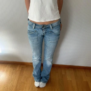 Lågmidjade jeans  - Sjukt snygga lågmidjade jeans från Lee!