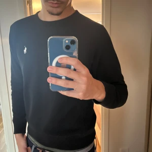 Ralph lauren tröja  - Helt ny skick Ralph lauren tröja , priset kan diskuteras vid snabb affär , är M men sitter mer som S