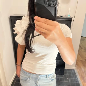 Sommar tröja - Vit t shirt, sommrig